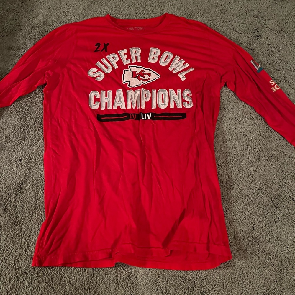 women’s small KC long sleeve